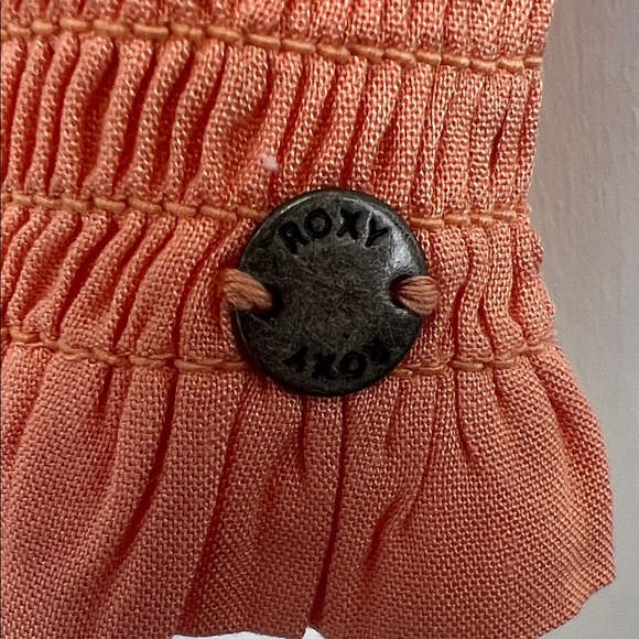 Elegant Coral Ruffle Strap Crop Top - Picture 3 of 5